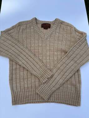 Vintage Alvin Josef Men's Size Medium Tan Cable Knit V-Neck Sweater